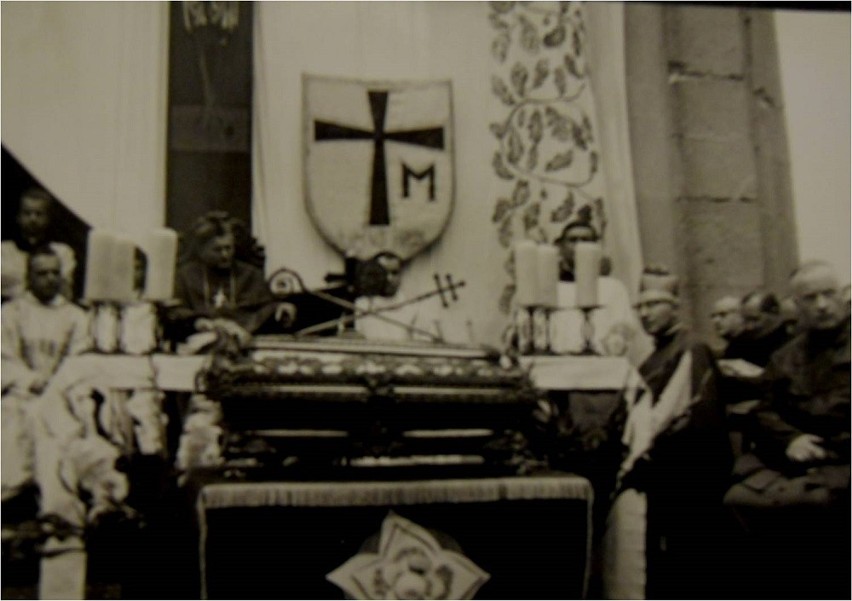 Jan Paweł II kilkakrotnie odwiedzał Klasztor Ojców Cystersów...