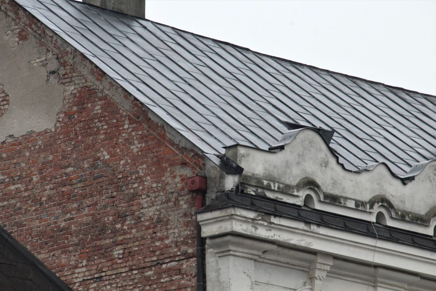 Dach przecieka, a na strychu hulają gołębie. Jest jednak szansa na kompleksowy remont Domu Centralnego w Zamościu