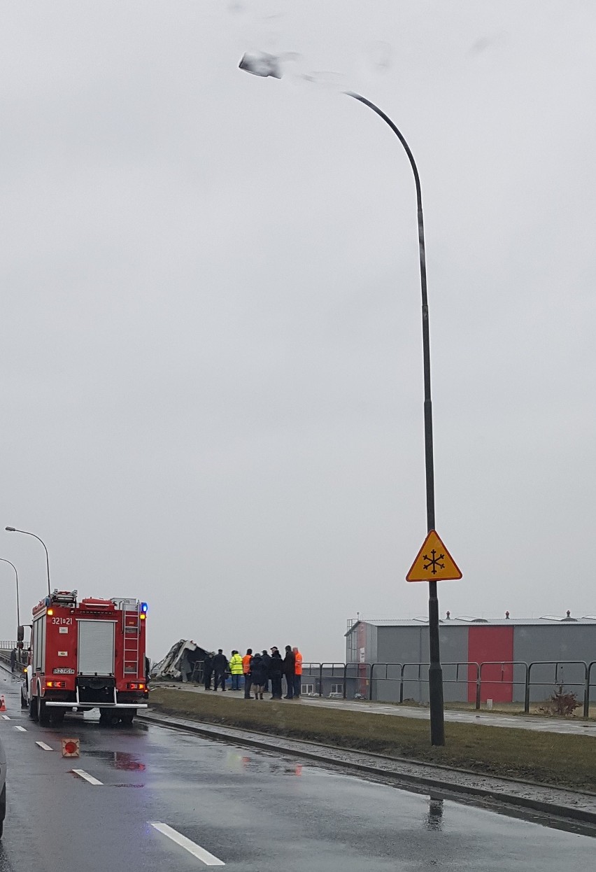 W poniedziałek około godz. 10.30 na wysokości Asseco Poland...