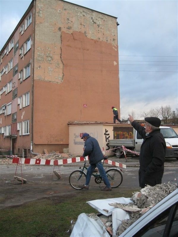 Zawalona ściana bloku