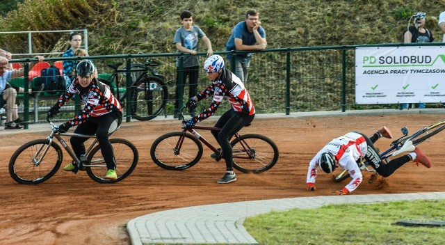 W Żołędowie rozegrano drużynowe mistrzostwa świata juniorów w speedrowerze. Wygrali Anglicy, którzy zaledwie o punkt wyprzedzili Polaków. Brąz dla Walijczyków.ZOBACZ ZDJĘCIA >>>