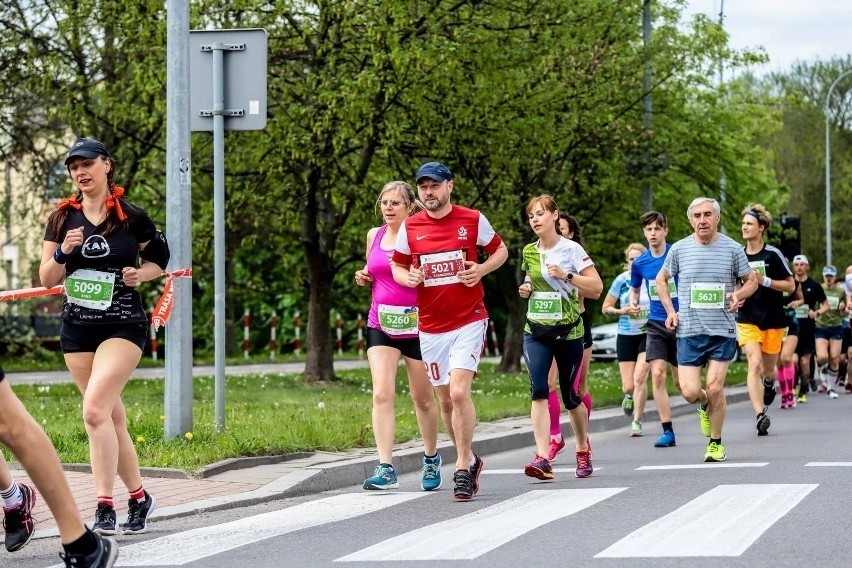PKO Białystok Półmaraton 2022. Piękne kobiety na trasach biegowych. One były ozdobą weekendowych zmagań [ZDJĘCIA]
