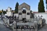 Na cmentarzach w Oświęcimiu są mogiły wielu lokalnych bohaterów, których w dniu Wszystkich Świętych także powinno się uczcić [ZDJĘCIA]