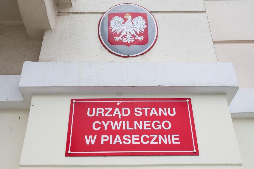 Adresy urzędów można sprawdzić na...