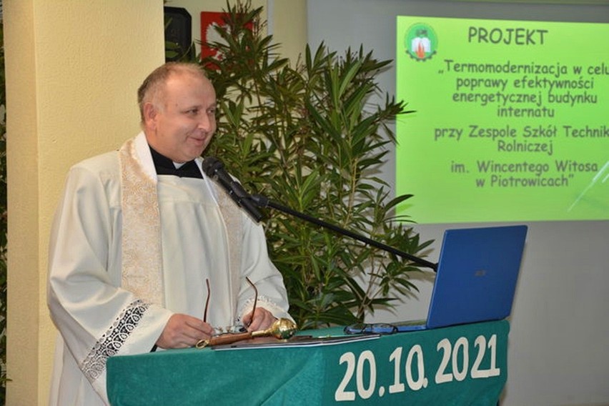 Zespół szkół w Piotrowicach po termomodernizacji. Zobacz zdjęcia z uroczystości