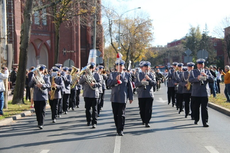 Uczniowie klas mundurowych III LO w Dąbrowie Górniczej...