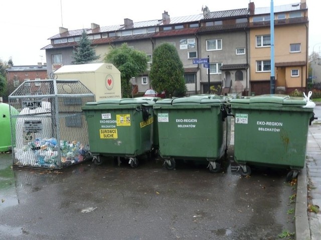 Na razie pabianickie kontenery opróżniała firma Eko-Region. Kto zajmie się tym w nowym roku, wciąż nie wiadomo.