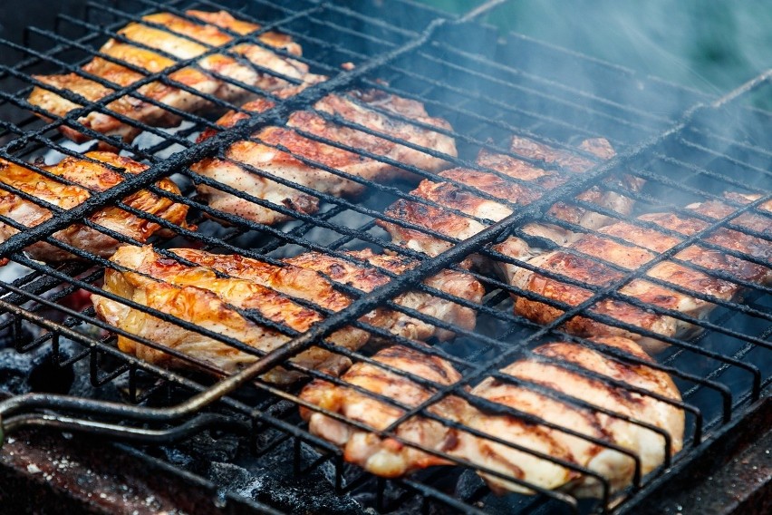 Grillowane potrawy urozmaicą warzywa: cukinia, papryka,...