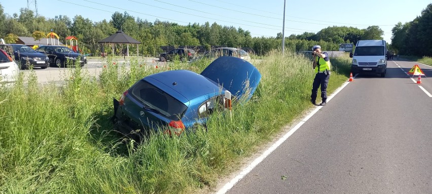 W Wierzchosławicach zderzyły się dwa samochody marki BMW....