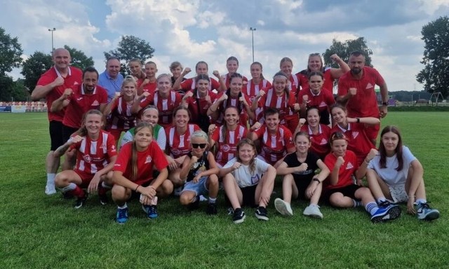 Ostrovia Ostrów Wielkopolski zajmuje po czterech kolejkach pierwsze miejsce w drugiej lidze kobiet. Jedną z bohaterek zespołu z Ostrowa jest Małgorzata Knuła.