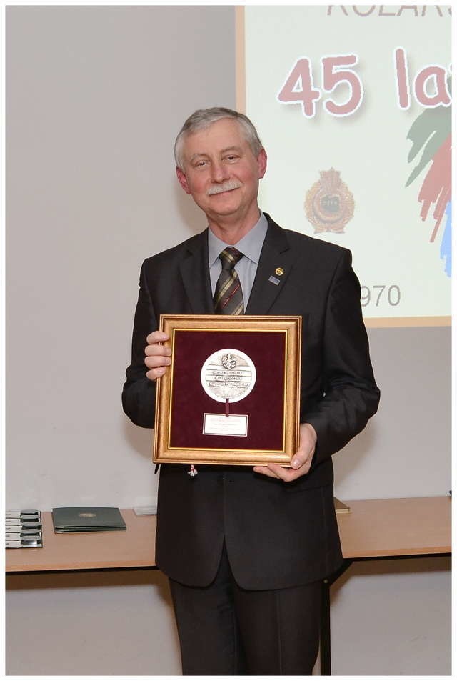 Miłośnicy przygód na dwóch kółkach krążą po regionalnych szlakach już od 45 lat. Na urodziny klubu otrzymali m.in. Medal Marszałka Województwa. Odznaczeniem chwali się Waldemar Wieczorkowski 