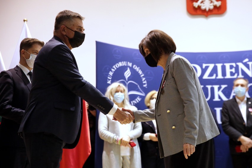 Dzień Edukacji Narodowej. Wojewoda lubelski wręczył odznaczenia pracownikom oświaty