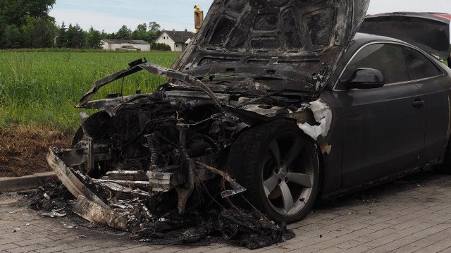 W Koszalinie spłonęło auto osobowe
