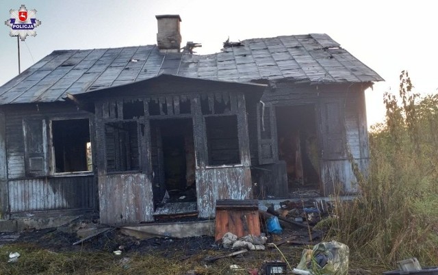 W czwartek dyżurny komisariatu otrzymał zgłoszenie o pożarze domu na osiedlu w Dęblinie