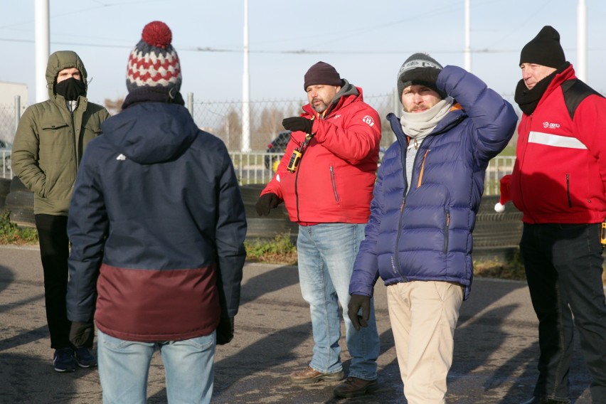 "Bezpieczna sobota z Mikołajem" w ODTJ Lublin. Kierowcy mogli zweryfikować swoje umiejętności przed zimą