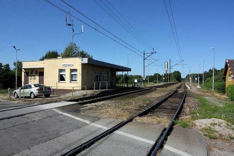 Tragedia we Wrześnicy. Zginął mężczyzna potrącony przez pociąg relacji Koszalin - Słupsk