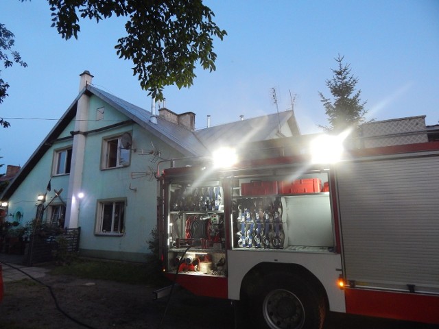 W Ustce w mieszkaniu przy ulicy Darłowskiej najprawdopodobniej od odświeżacza elektrycznego nastąpiło zwarcie instalacji