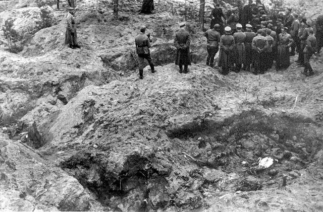 Katyń w 1943 r. Zdjęcie z niemieckiej dokumentacja z ekshumacji