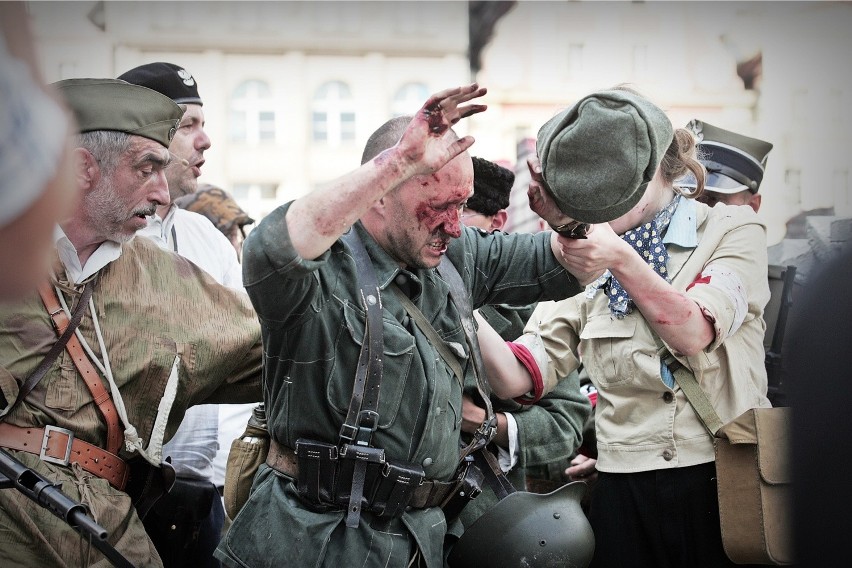 Tak wyglądała w ubiegłym roku rekonstrukcja Powstania...