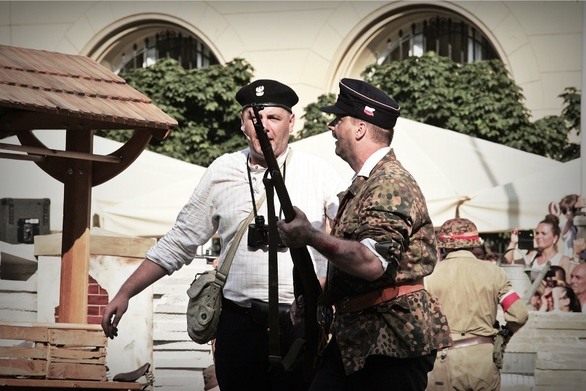 Tak wyglądała w ubiegłym roku rekonstrukcja Powstania...