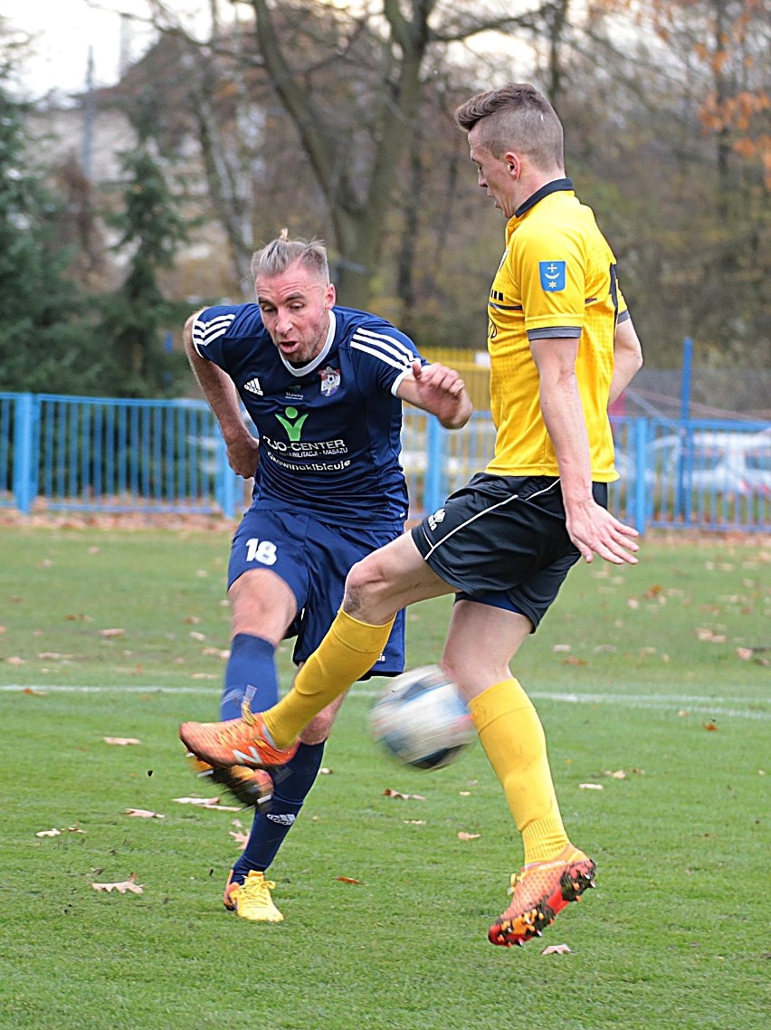 Marcin Morawski (w niebieskim stroju) odszedł do Jutrzenki...