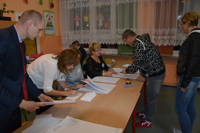 Wybory samorządowe 2018 na Opolszczyźnie rozpoczęły się o godzinie 7.00