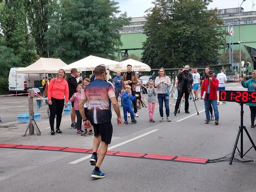 Ponad 200 osób wzięło udział w IV Biegu Szklarskim w Sandomierzu. Zobacz nowe zdjęcia