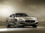 Maserati Quattroporte grzmi w tunelu