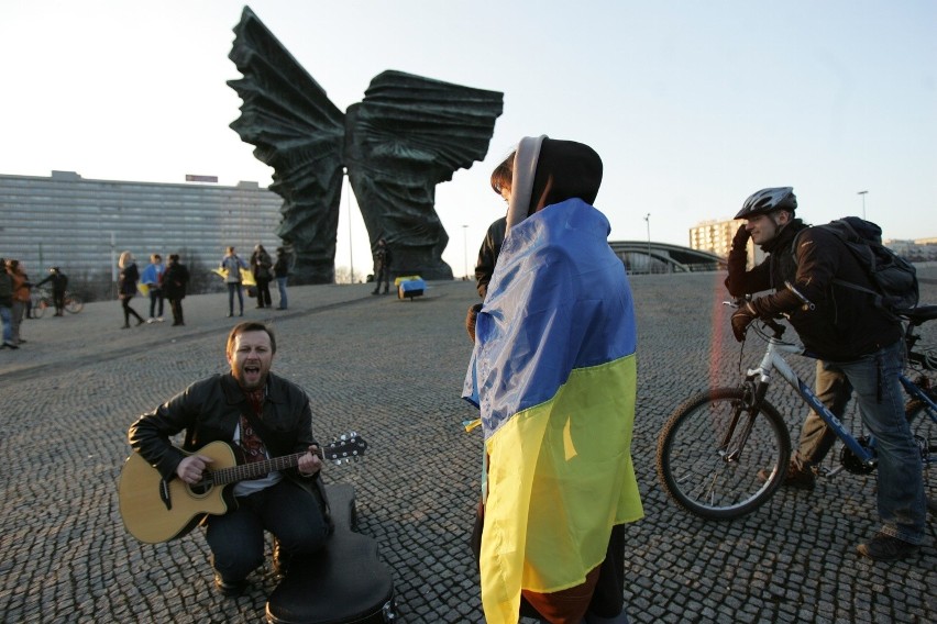 Studenci z Ukrainy w akcji Solidarni z Ukrainą w Katowicach