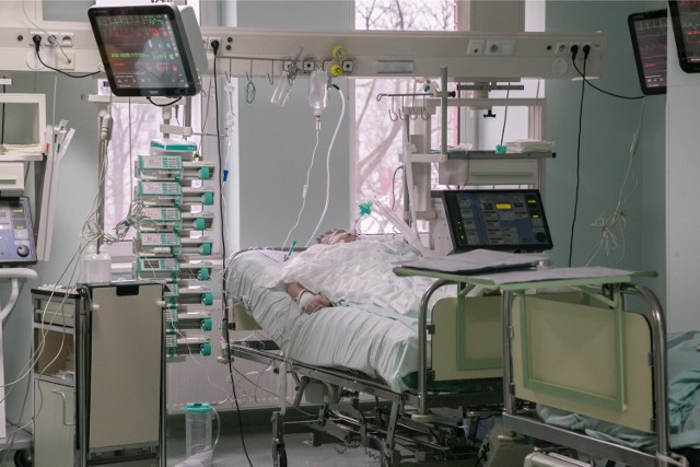 Mężczyzna trafił do centrum leczenia głębokiej hipotermii w Szpitalu Jana Pawła II w Krakowie.