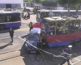 Kolizja samochodu osobowego i tramwaju przy Fordońskiej w Bydgoszczy