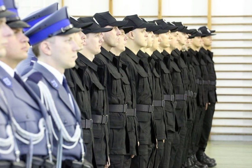 Ślubowanie nowych policjantów