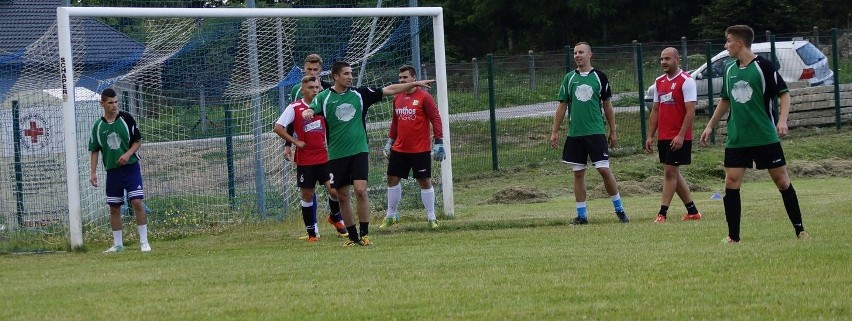 Piłkarze LZS Samborzec czekają na inaugurację sezonu...