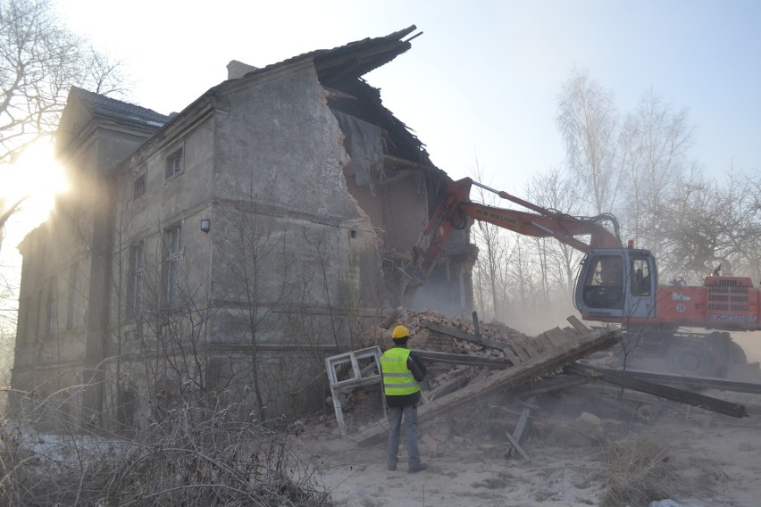 Burzą dworek w Zamysłowie - Rybniku