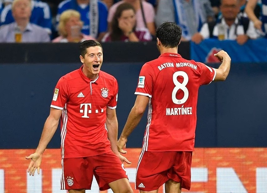 Robert Lewandowski i Javi Martinez – dwaj koledzy z Bayernu...