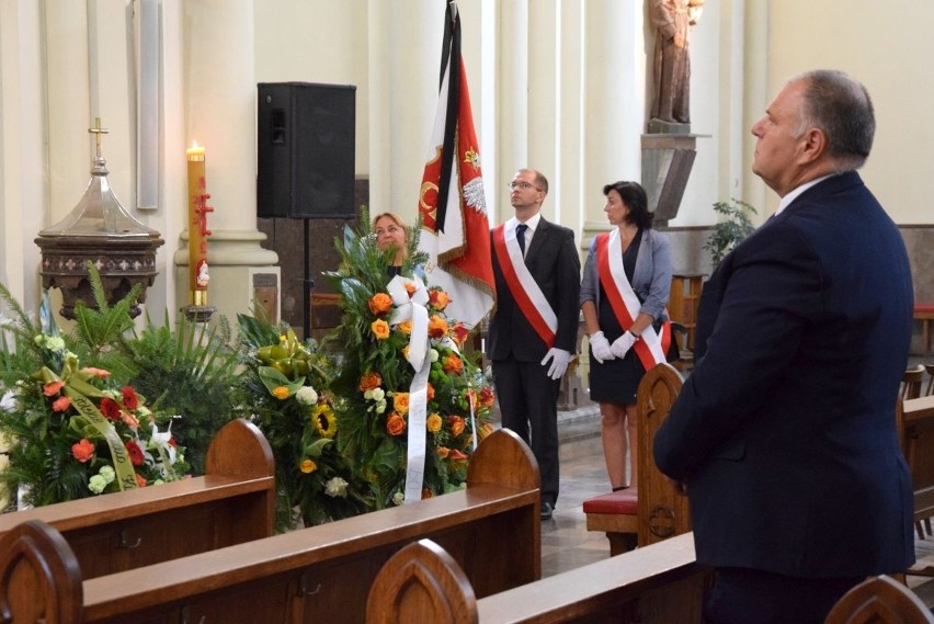 Pogrzeb znanego polityka Platformy Obywatelskiej, byłego radnego Zbigniewa Marcinkowskiego w Kielcach. Żegnało go wielu ludzi [ZDJĘCIA]