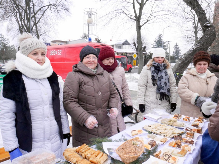 Pierogi i wielkie serca mieszkańców na wigilii w Grębowie. Na ratunek Kubusiowi (ZDJĘCIA)