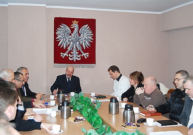 Piotr Boiński, starosta brodnicki poprowadził pierwsze spotkanie zespołu kryzysowego związanego z atakiem zimy