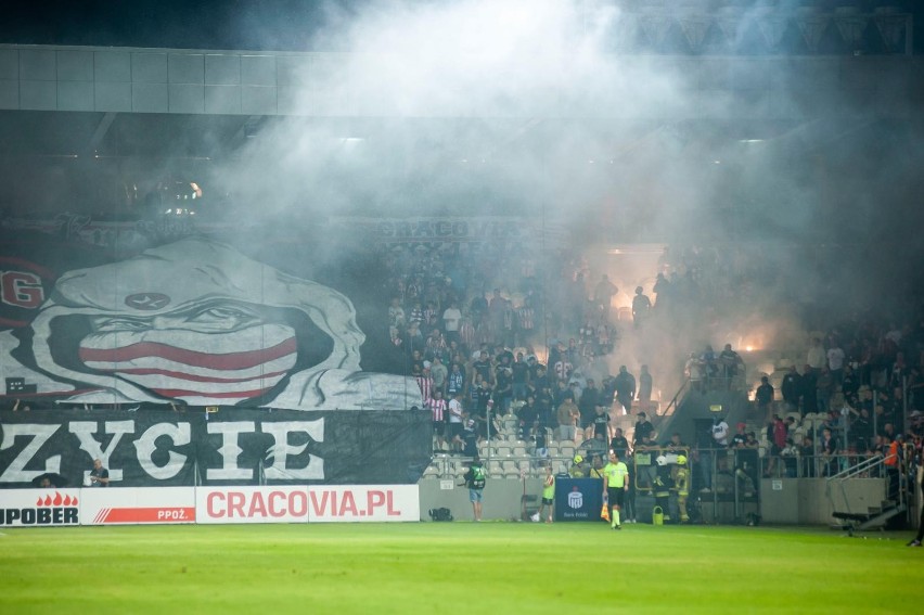 Tak kibicowano na meczu Cracovia - Legia, 29.07.2022