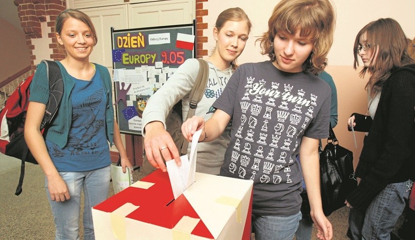Prawybory do Parlamentu Europejskiego we wrocławskim Liceum...