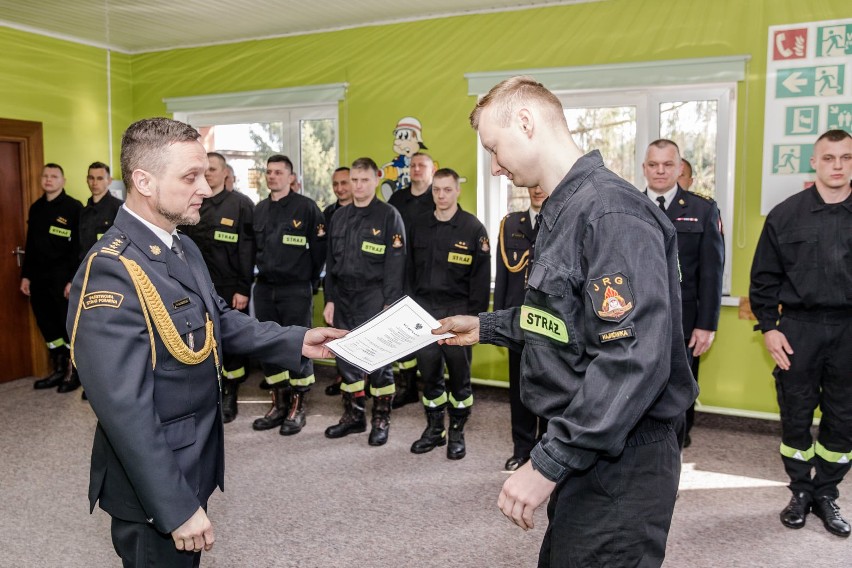 Ślubowanie strażaków w Hajnówce