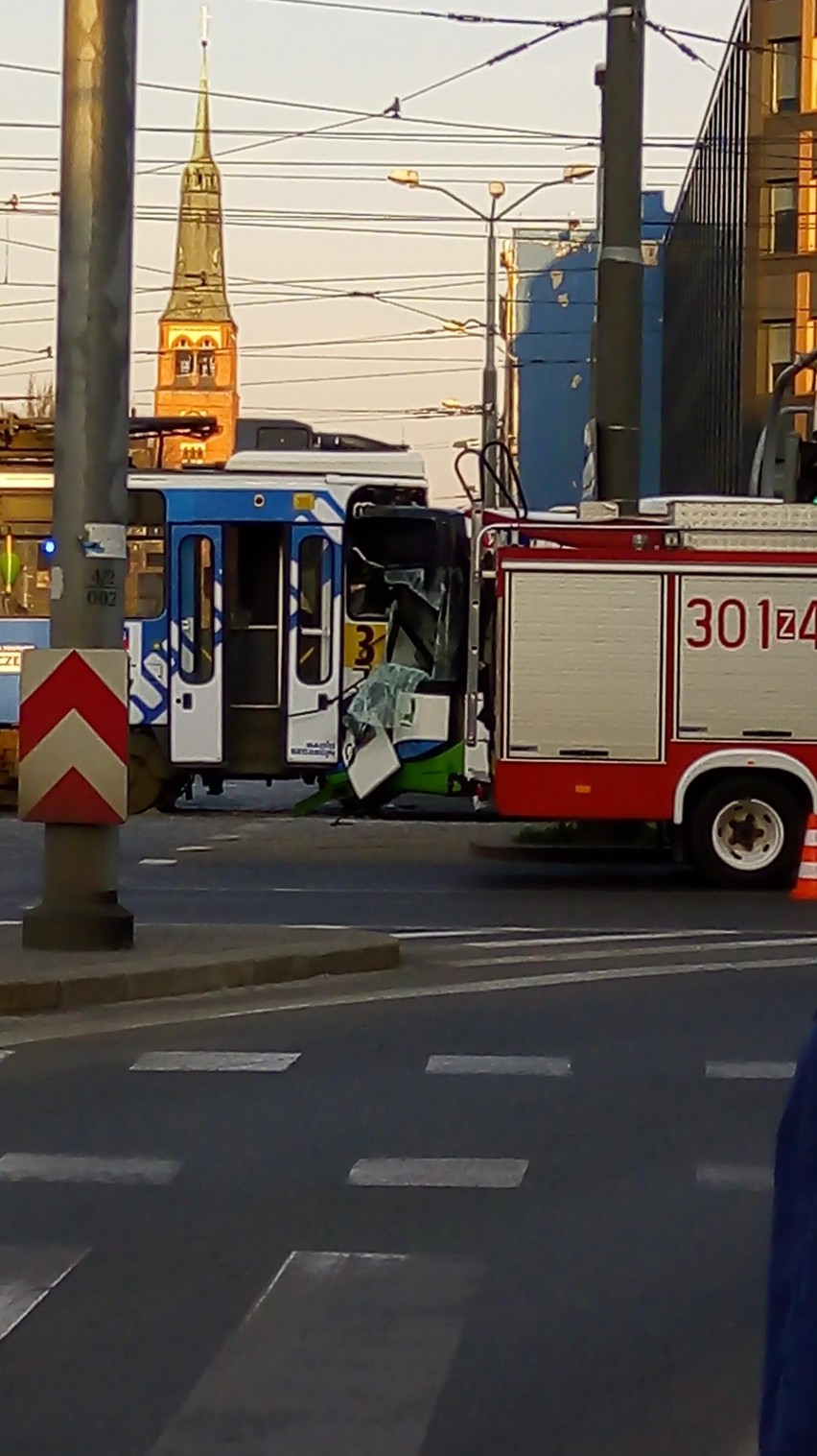 Poważny wypadek na Bramie Portowej. Jedenaście osób rannych