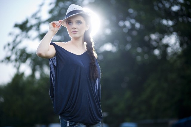 Klaudia po wakacjach w Turcji wróciła odmieniona. Opaloną dziewczynę można zobaczyć na radomskich ulicach w ekstrawaganckim kapeluszu.