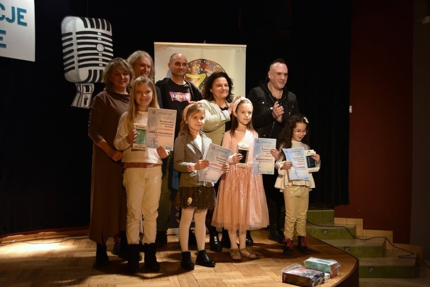 Sukces wokalistek z domu kultury w Białobrzegach! Gabriela Wróbel i Malwina Borkowska wygrały Regionalne Prezentacje Wokalne