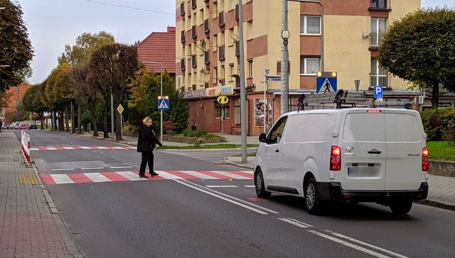 Nowe przejścia dla pieszych na Oświęcimskiej w Lublińcu. Każdy je teraz dostrzeżeZobacz kolejne zdjęcia. Przesuwaj zdjęcia w prawo - naciśnij strzałkę lub przycisk NASTĘPNE