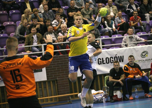 Jakub Łucak ma 25 lat. Wychowanek Vive Targów Kielce, w Chrobrym od 2008 r.