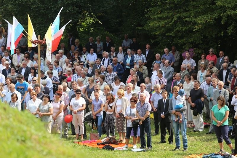 Poświęcenie odbudowanej wieży na Świętym Krzyżu