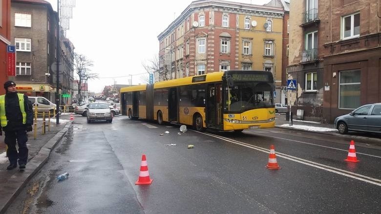 Wypadek w Zabrzu: Autobus potrącił kobietę