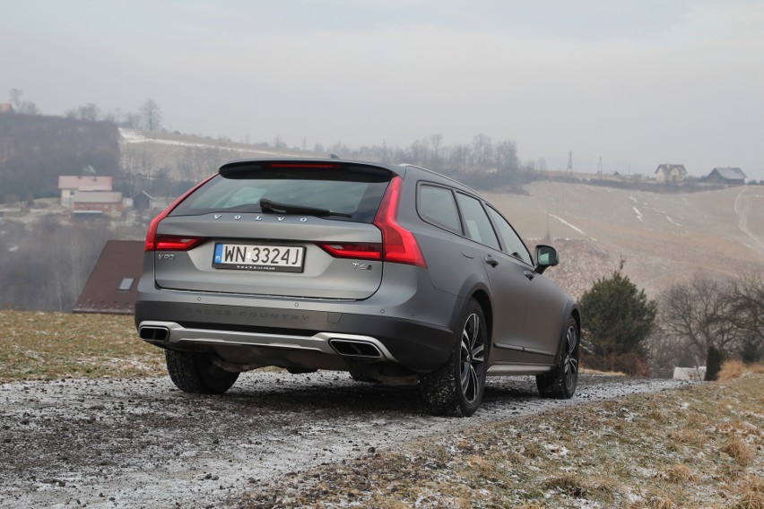 Volvo V90 Cross Country...