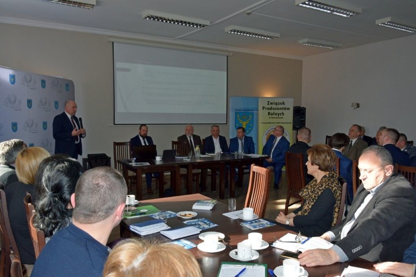 Konferencja na temat wirusa afrykańskiego pomoru świń w Kozienicach. Hodowcy chcą zniesienia strefy zagrożenia